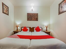 OYO 27041 Hotel Luna Rosa