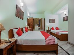 OYO 27041 Hotel Luna Rosa