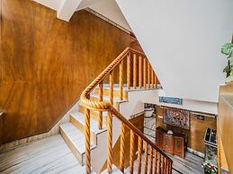 OYO 27041 Hotel Luna Rosa