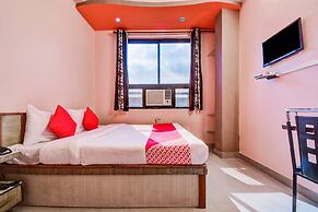 OYO 17250 Hotel Ganesham