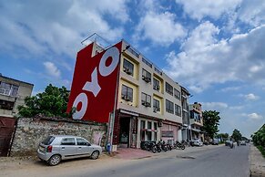 OYO 17250 Hotel Ganesham