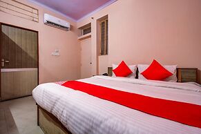 OYO 17250 Hotel Ganesham