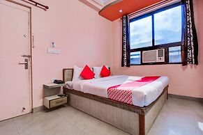 OYO 17250 Hotel Ganesham