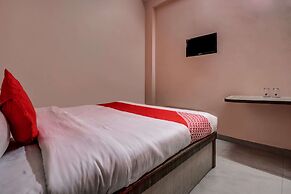 OYO 17250 Hotel Ganesham