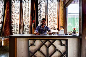 OYO 17250 Hotel Ganesham