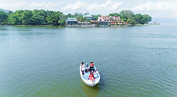Lewi Resort and Spa