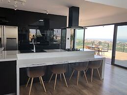 Ultra Lux Sea View Villa in Kyrenia