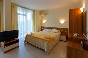 Large Studio in Polo Resort