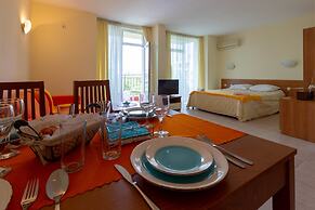 Large Studio in Polo Resort