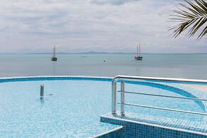 Beachfront Studio in Rich Beach