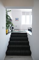 Oval Main Square Apartment