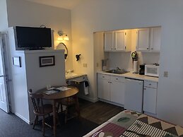 Harbor's Edge Motel