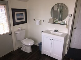 Harbor's Edge Motel