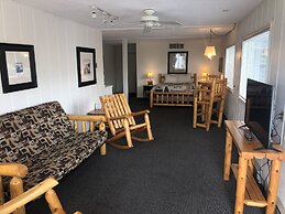 Harbor's Edge Motel