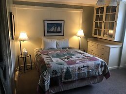 Harbor's Edge Motel