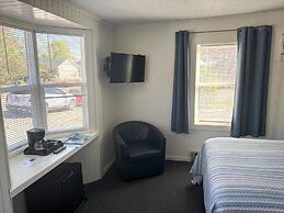 Harbor's Edge Motel