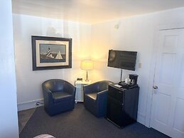 Harbor's Edge Motel