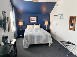 Harbor's Edge Motel