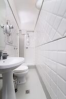 White Caesar Guesthouse