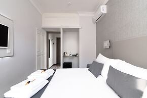 White Caesar Guesthouse