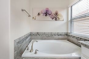 H5424 Ultimate 5 Bedroom 5 Bathroom Luxury Villa