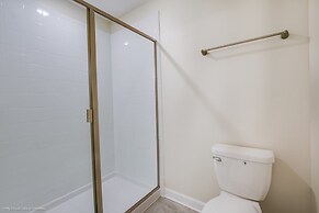 H1584 Brand new 8 Bedroom 5 Bathroom Villa