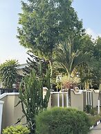 LaRosa Executive Guest House