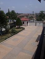 LaRosa Executive Guest House