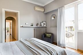 UPSTREET Elegant Luminous 3BD Apt-Kolonaki