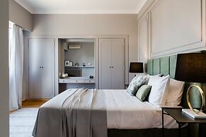 UPSTREET Elegant Luminous 3BD Apt-Kolonaki