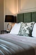 UPSTREET Elegant Luminous 3BD Apt-Kolonaki