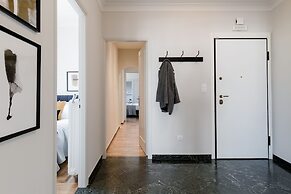 UPSTREET Elegant Luminous 3BD Apt-Kolonaki
