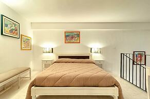 Lounge of the Barons at Sit