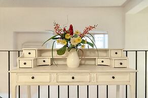 Lounge of the Barons at Sit