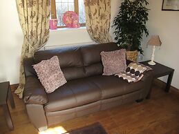 Measure Cottage - Sleeps up to 5 - Henley in Arden - HOT TUB