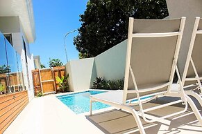 Fat Frog Beach Houses