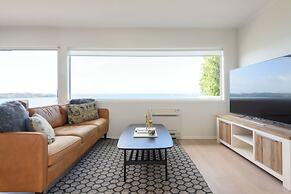 Coastal Home with Admire Lovely Sea View