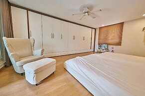 SG Tailored Serviced Home 5min walk from metro