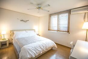 SG Tailored Serviced Home 5min walk from metro