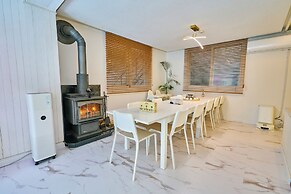 SG Tailored Serviced Home 5min walk from metro