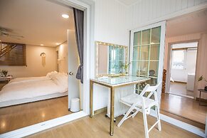 SG Tailored Serviced Home 5min walk from metro