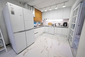 SG Tailored Serviced Home 5min walk from metro