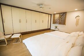 SG Tailored Serviced Home 5min walk from metro