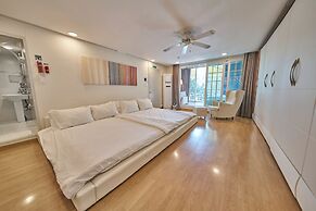 SG Tailored Serviced Home 5min walk from metro