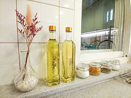 SG Tailored Serviced Home 5min walk from metro