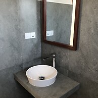 Dasu's Restaurant & Villa