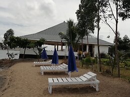 White Stone Beach Resort