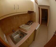 Nikos Hotel and Apartments