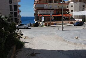 Nikos Hotel and Apartments