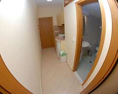 Nikos Hotel and Apartments